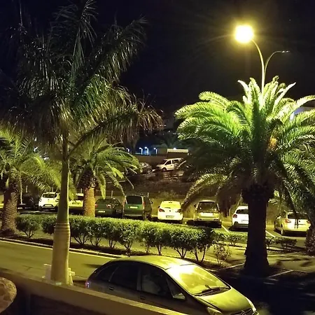 Huebsche Mit 2 Schlafzimmern, Pool Und Wlan, Strandnaehe