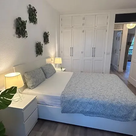 Huebsche Mit 2 Schlafzimmern, Pool Und Wlan, Strandnaehe *