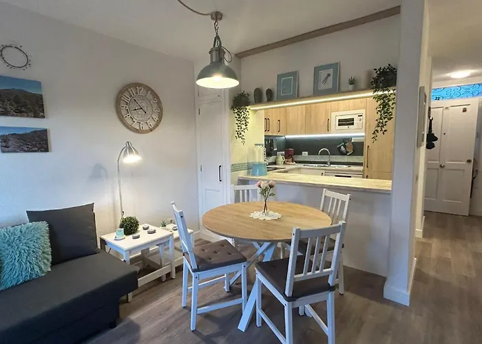 Appartamento Huebsche Mit 2 Schlafzimmern, Pool Und Wlan, Strandnaehe